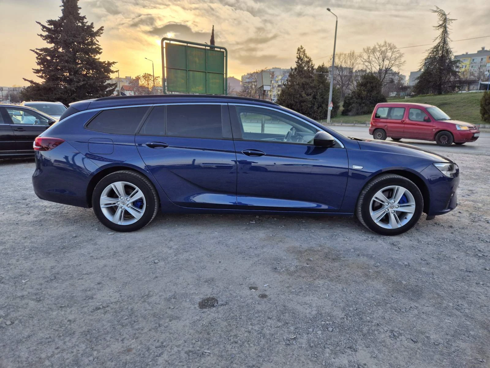 Opel Insignia 1.5d Автомат - изображение 6