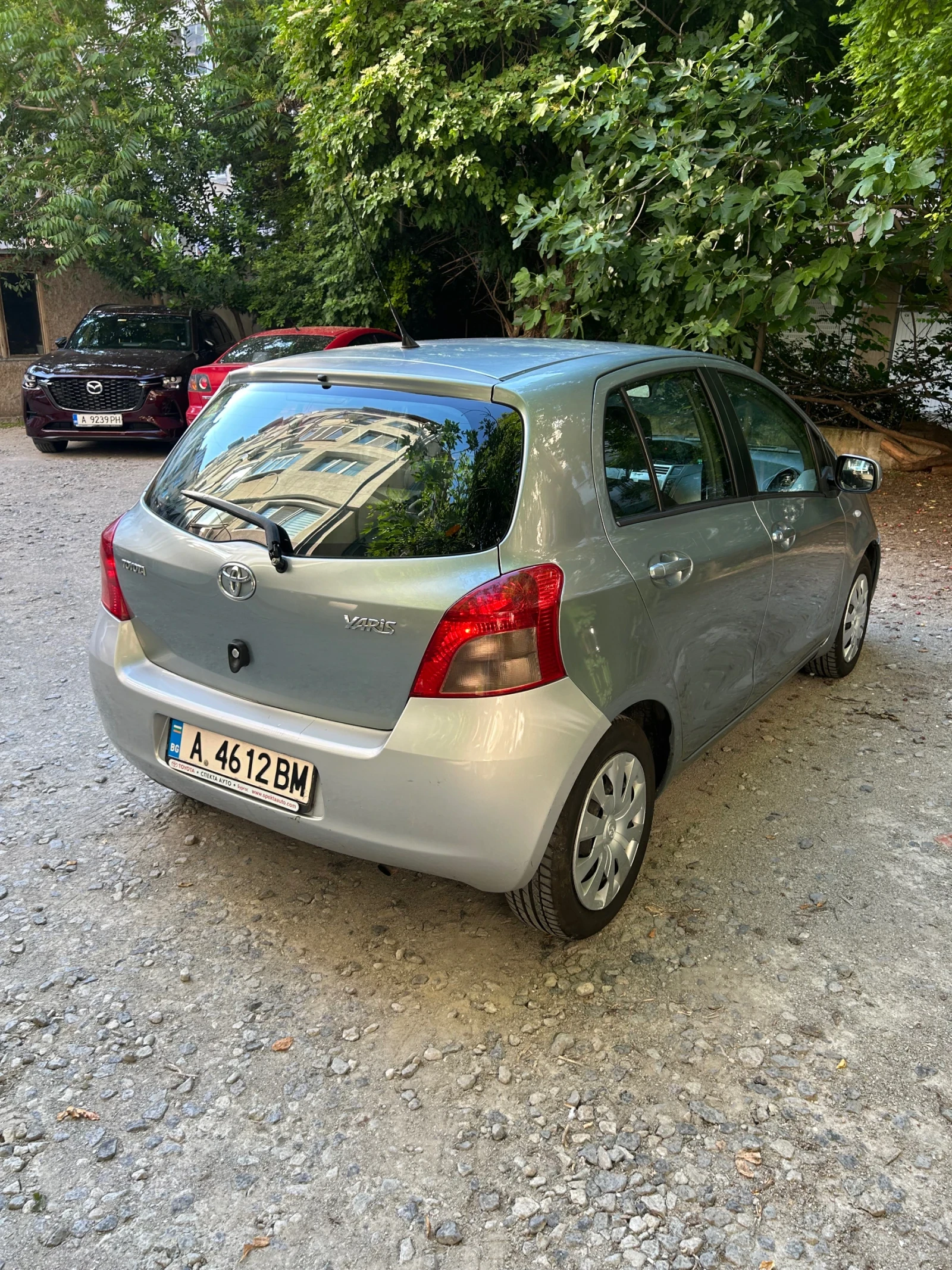 Toyota Yaris 1.0 - изображение 4