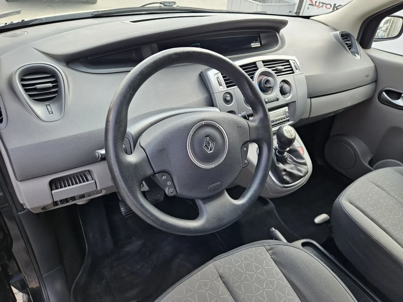 Renault Megane SCENIC= 1.6i-112кс= 7МЕСТА= АВТОПИЛОТ= КСЕНОН - изображение 8