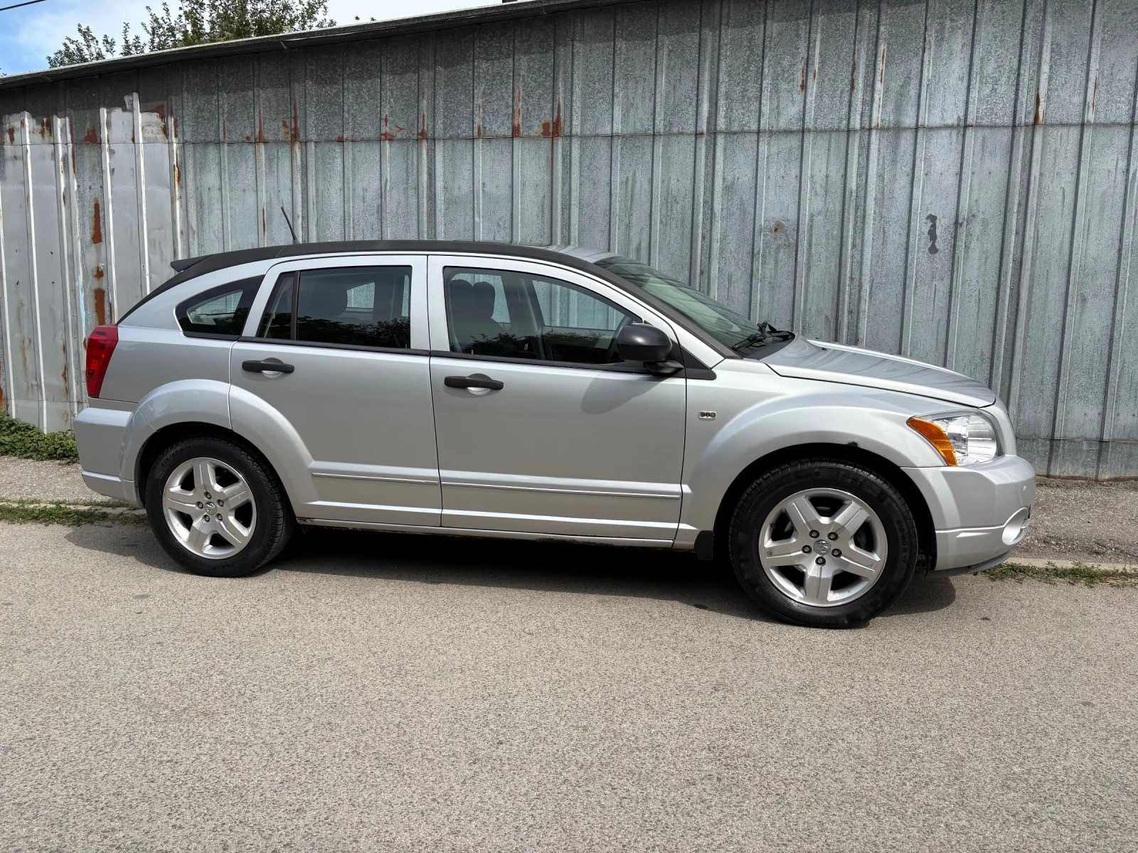 Dodge Caliber 2.0 SXT - изображение 7