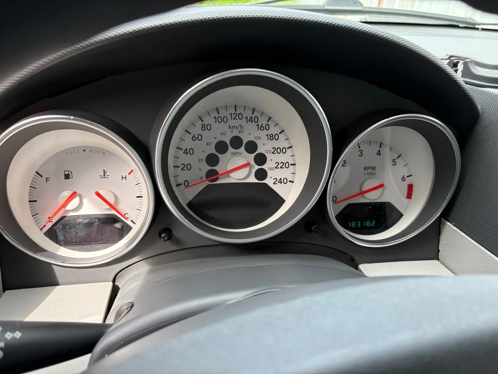 Dodge Caliber 2.0 SXT - изображение 10