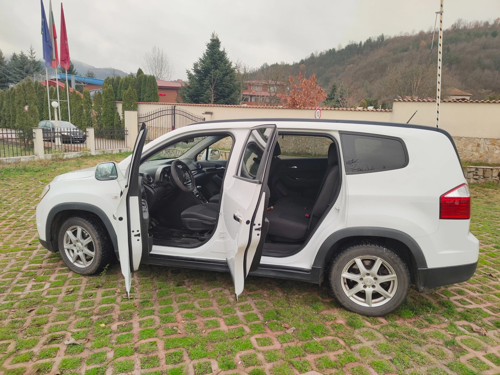 Chevrolet Orlando 1.8i * ГАЗ * КЛИМАТРОНИК * РЕГИСТРАЦИЯ*  - изображение 10