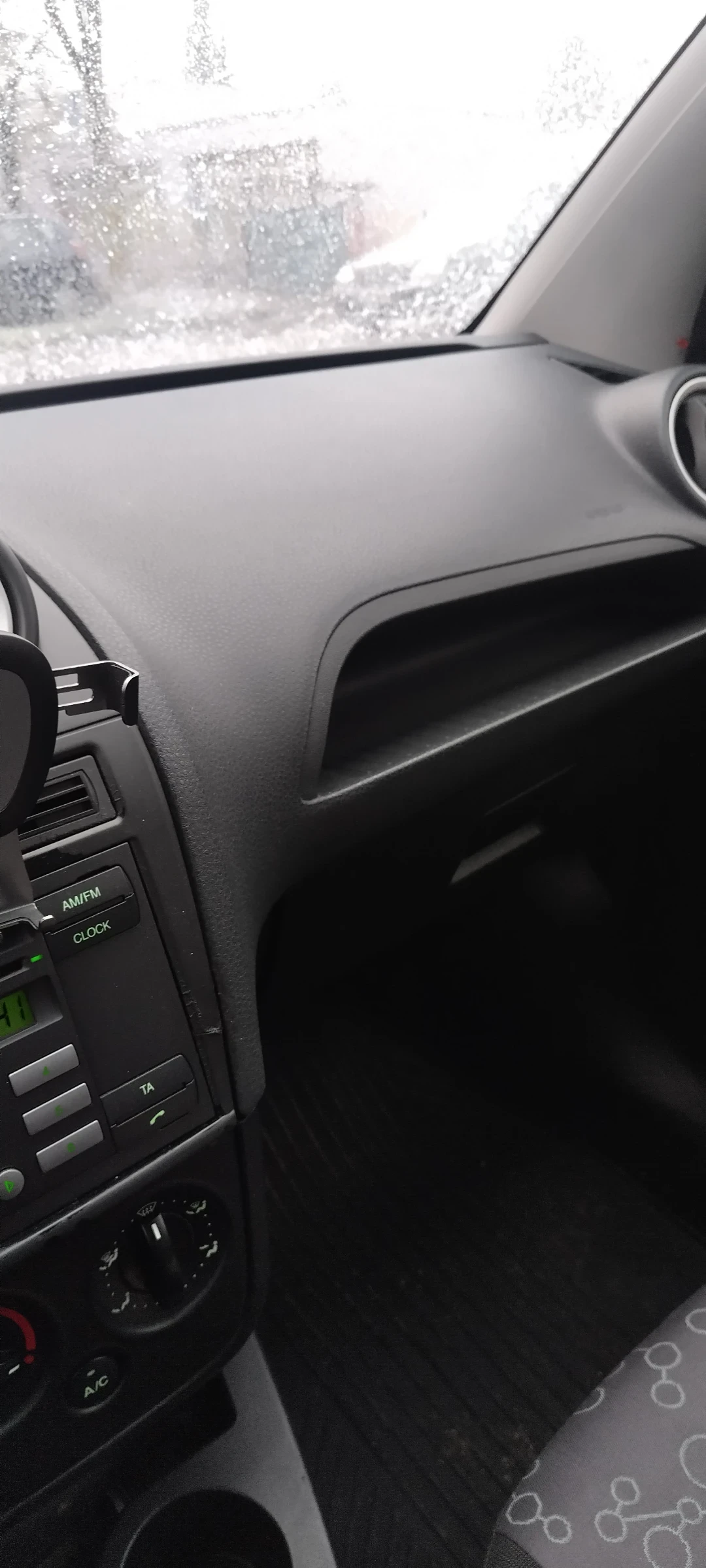 Ford Fiesta  - изображение 8