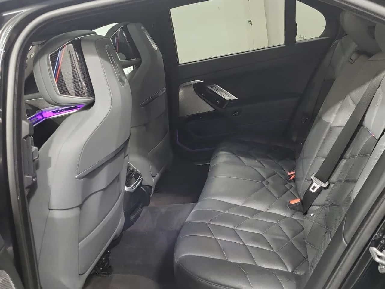 BMW i7 XDRIVE60  CARFAX | Mobile.bg � ����������� 12