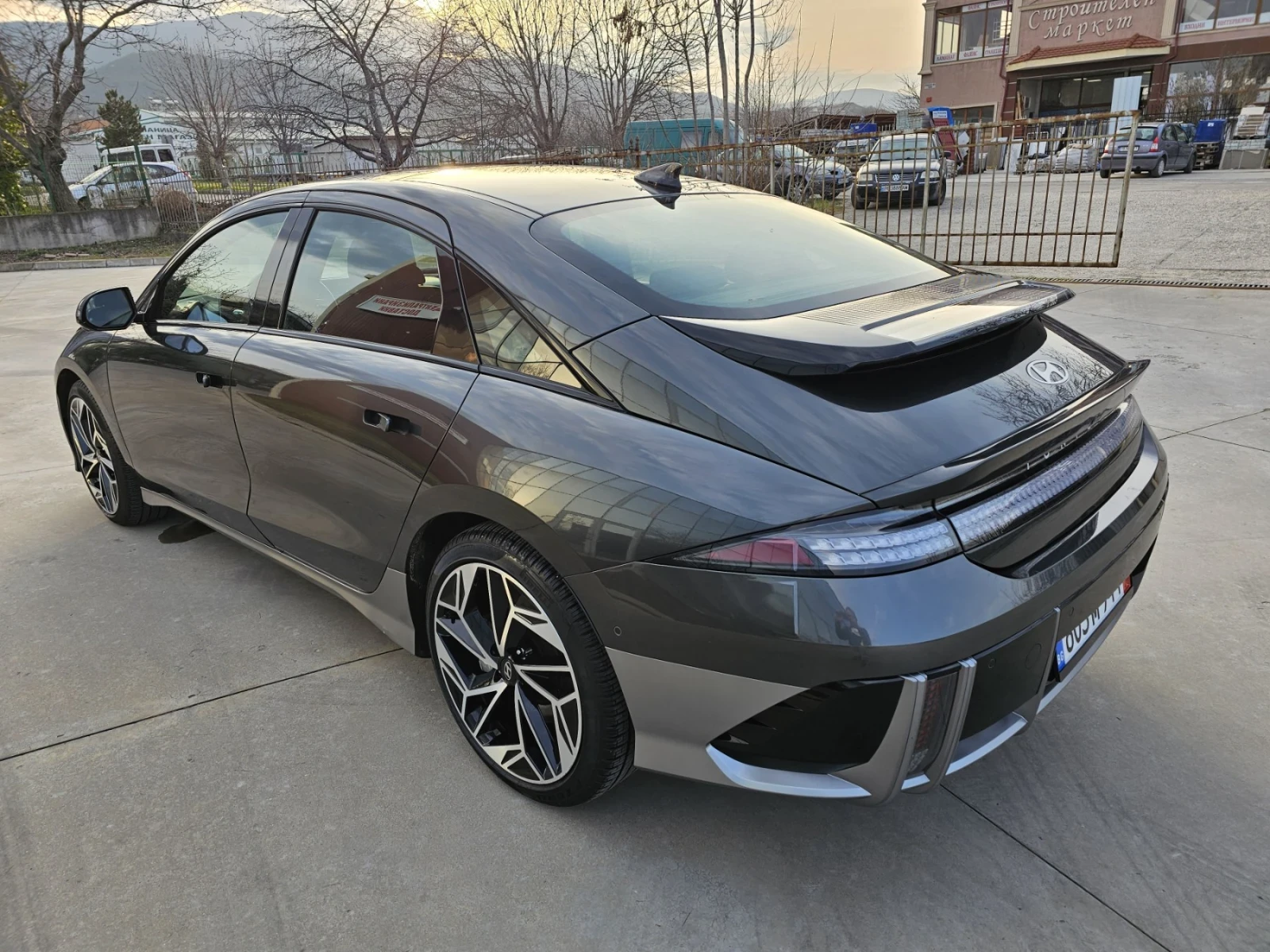 Hyundai Ioniq 6 AWD/Ultimate /FULL/2400км/КАТО НОВ/Heat pump/ - изображение 3