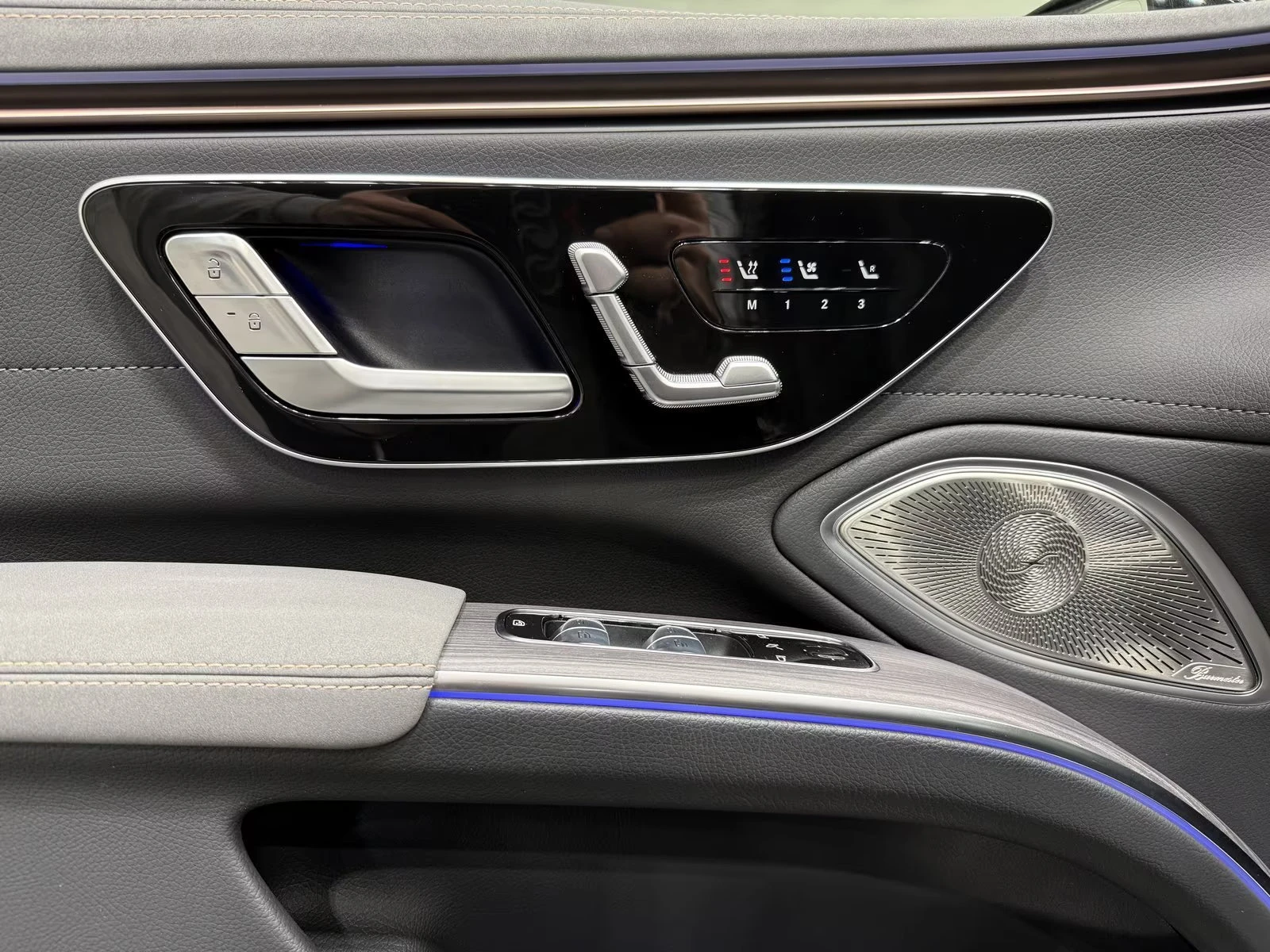 Mercedes-Benz EQS 350/292HP/AMG/HYPER/FACE/BURM/CAM/166z, снимка 16 - Автомобили и джипове - 53874528