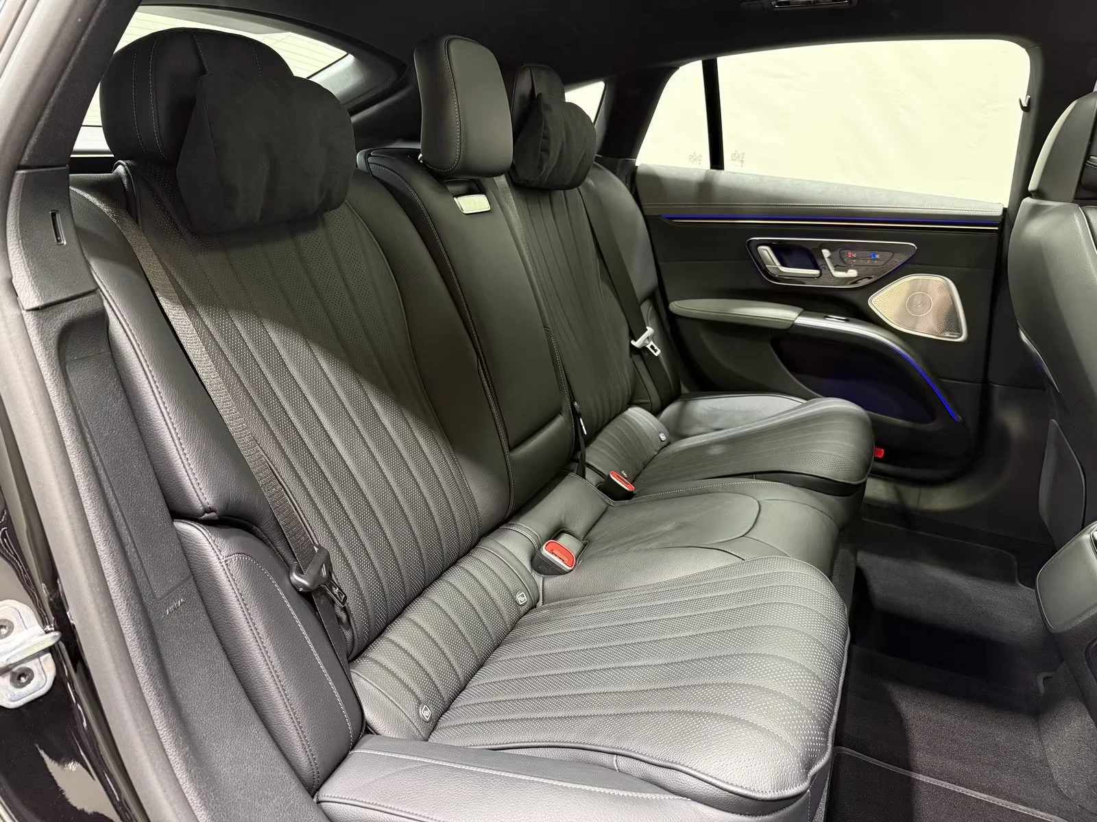 Mercedes-Benz EQS 350/292HP/AMG/HYPER/FACE/BURM/CAM/166z, снимка 15 - Автомобили и джипове - 53874528