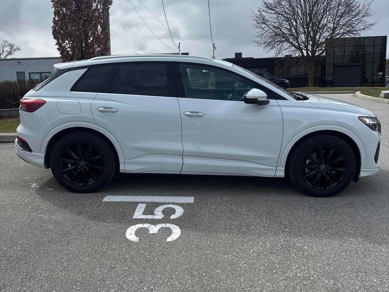 Audi E-Tron * 45 * ПРЕДСТАВИТЕЛСТВО * ПОДГРЕВ * 360 * ПАМЕТ, снимка 3 - Автомобили и джипове - 54117101