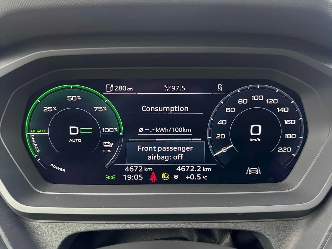 Audi E-Tron * 45 * ПРЕДСТАВИТЕЛСТВО * ПОДГРЕВ * 360 * ПАМЕТ, снимка 7 - Автомобили и джипове - 54117101