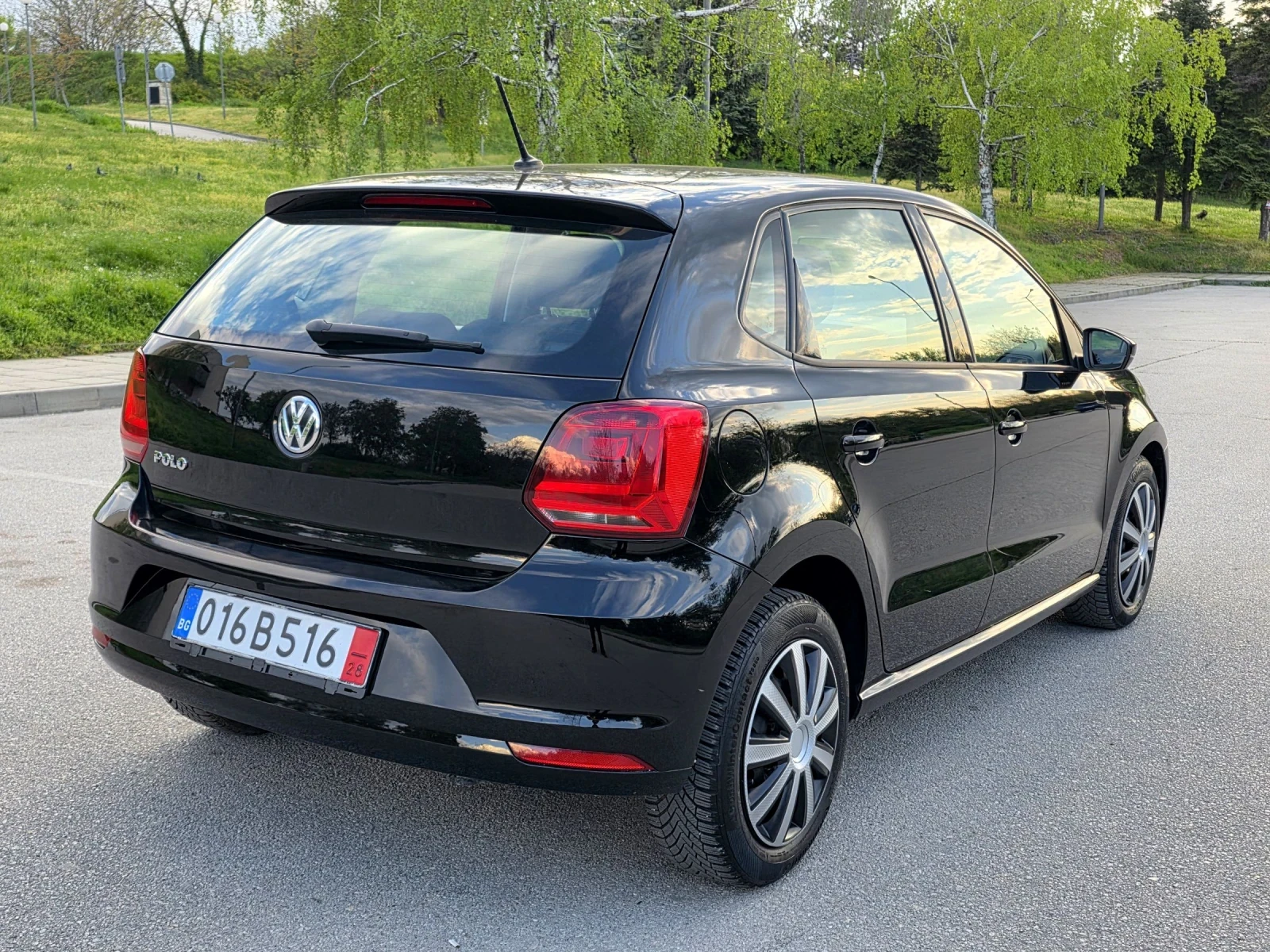 VW Polo 57430км!!!Пълна сервизна история VW, снимка 6 - Автомобили и джипове - 54285674