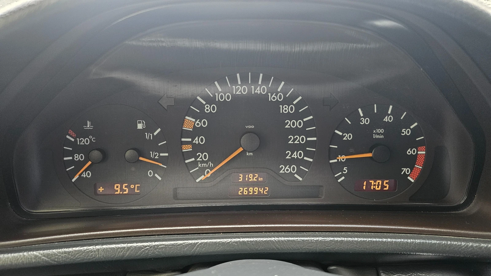 Mercedes-Benz CLK, снимка 8 - Автомобили и джипове - 54491930