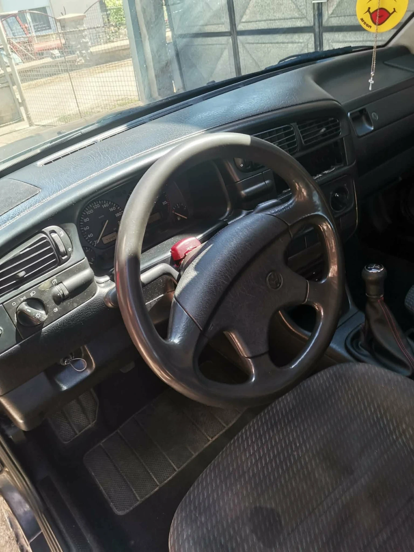 VW Vento 1.9 TDI, снимка 5 - Автомобили и джипове - 54724732