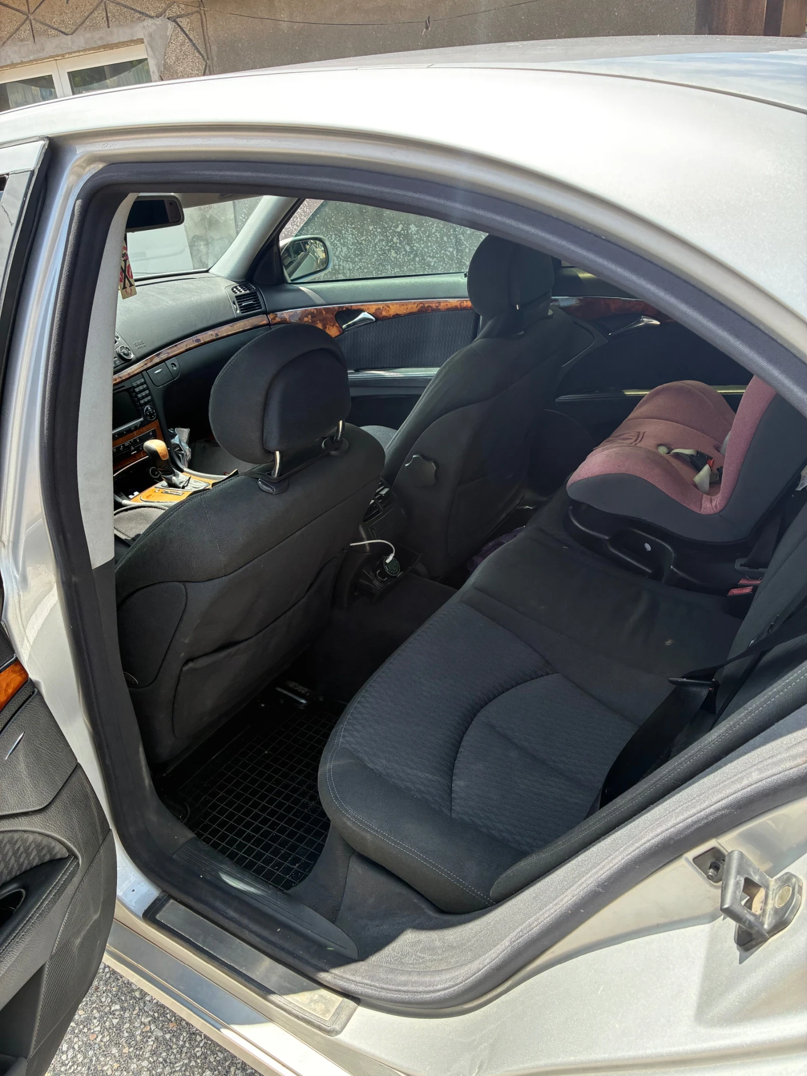 Mercedes-Benz E 270, снимка 3 - Автомобили и джипове - 55152756