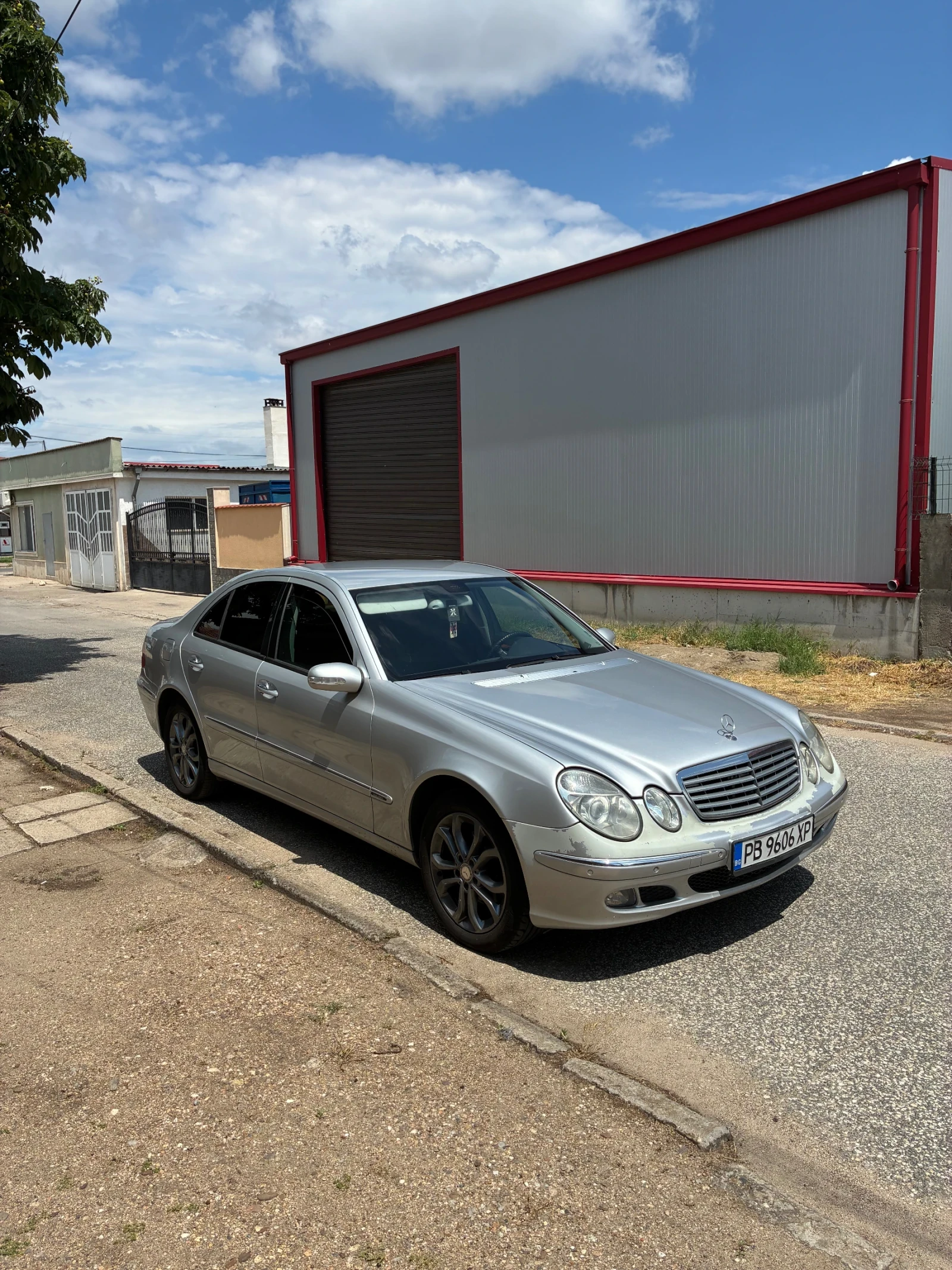 Mercedes-Benz E 270, снимка 8 - Автомобили и джипове - 55152756
