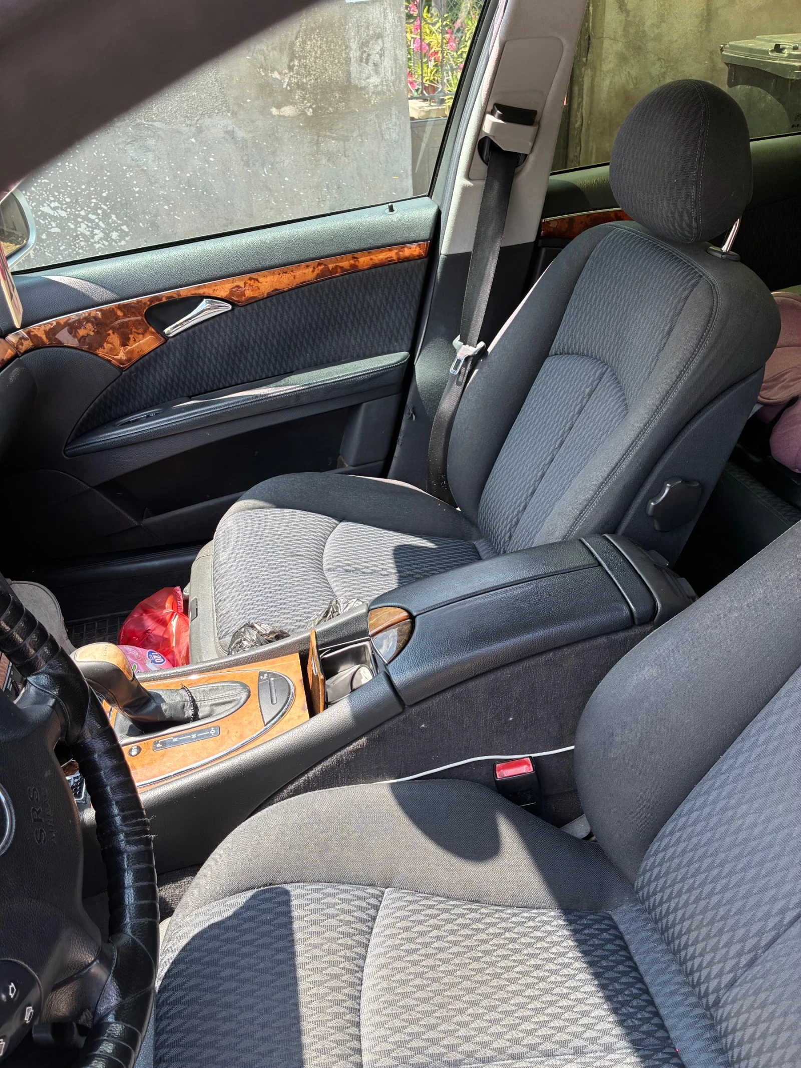 Mercedes-Benz E 270, снимка 7 - Автомобили и джипове - 55152756