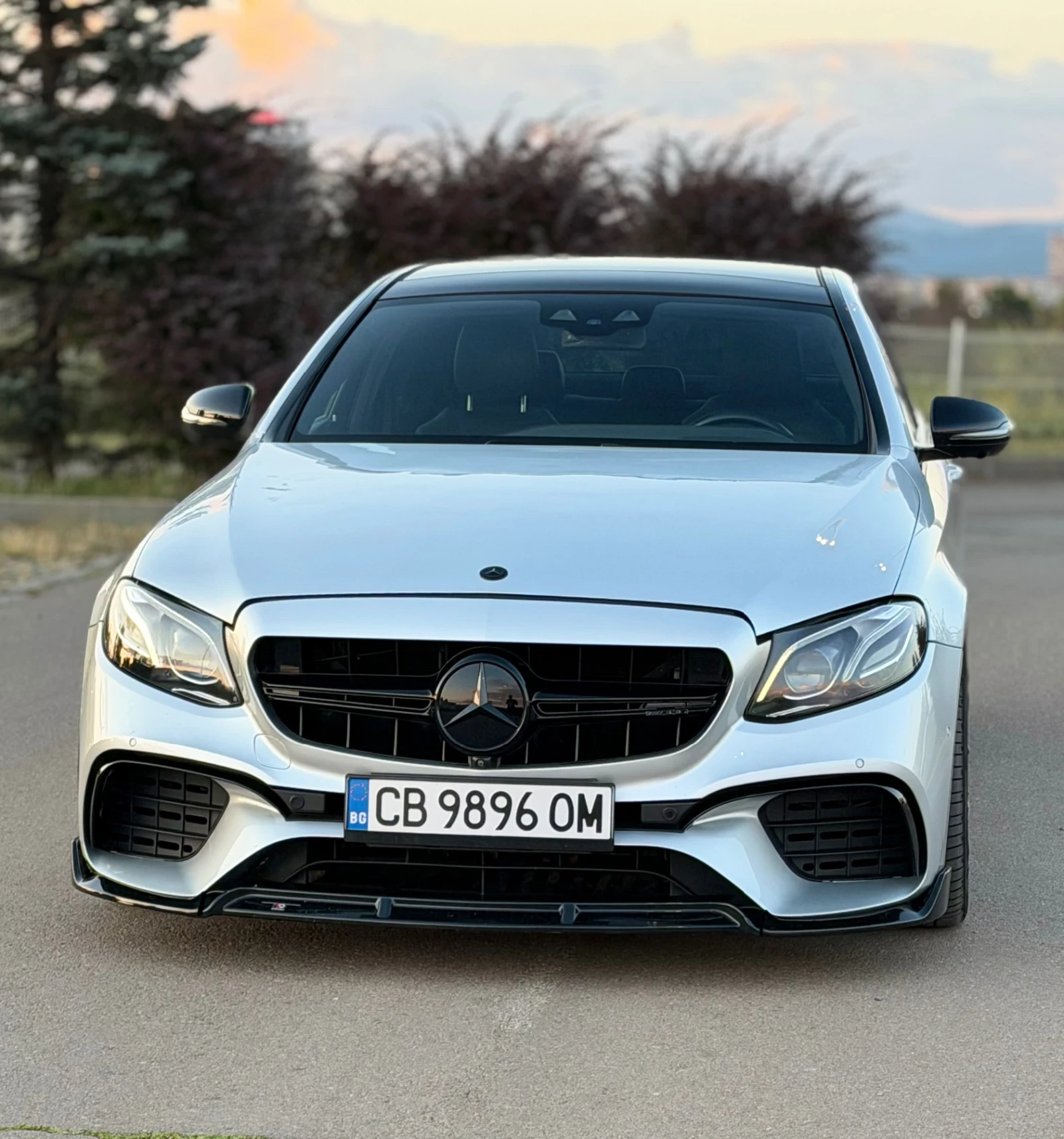 Mercedes-Benz E 220, снимка 2 - Автомобили и джипове - 55172579