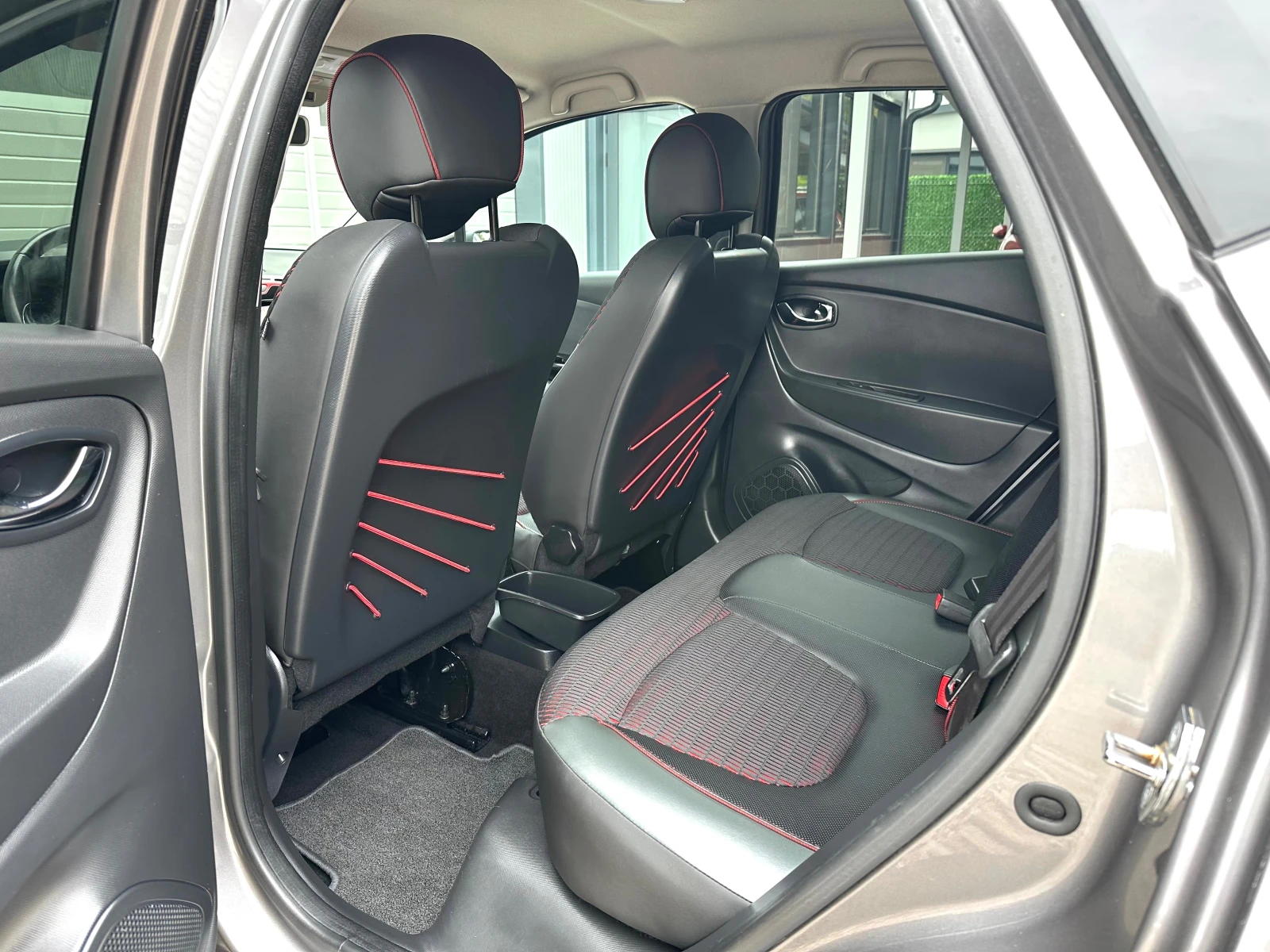 Renault Captur 1.5DCI 90кс  АВИГАЦИЯ КАМЕРА ТОП СЪСТОЯНИЕ, снимка 9 - Автомобили и джипове - 56057058