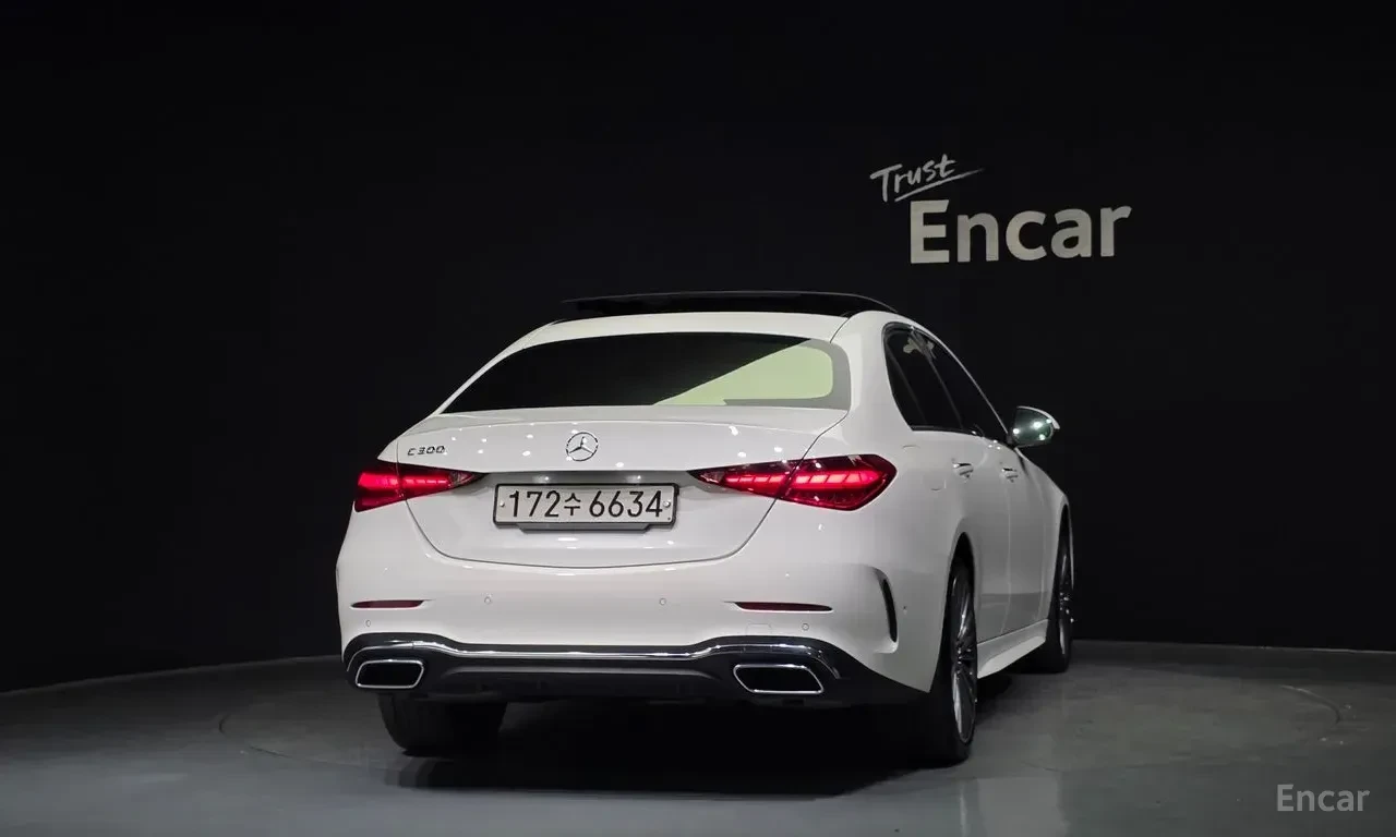Mercedes-Benz C 300 AMG* LINE* BURMESTER* ОБДУХВАНЕ* ДИСТРОНИК* ХЕДЪП*, снимка 4 - Автомобили и джипове - 56186111