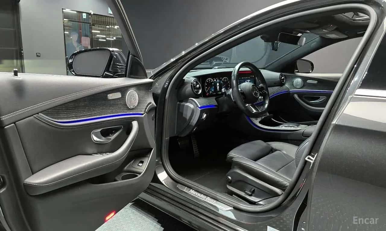Mercedes-Benz E 350 АМG-PACK| BURMESTER| MEMORY| PANO| HUD, снимка 11 - Автомобили и джипове - 56310749