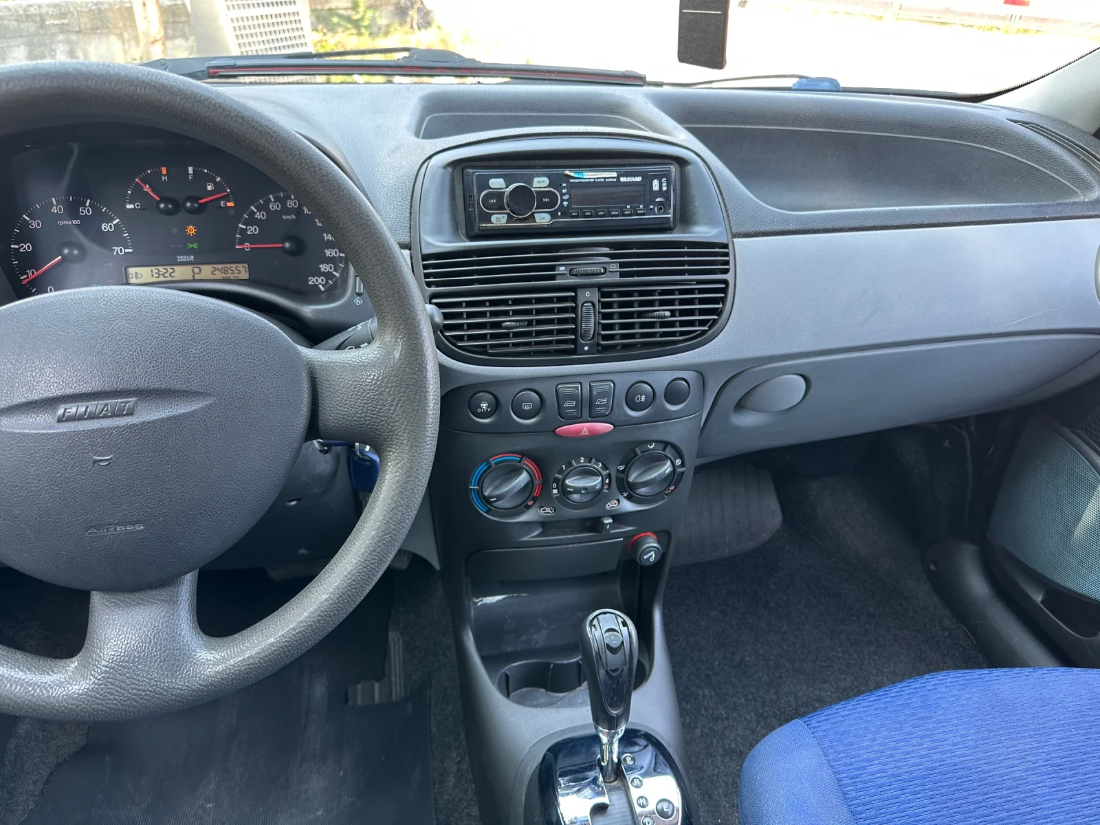 Fiat Punto 1.2i automatic , снимка 6 - Автомобили и джипове - 56359091