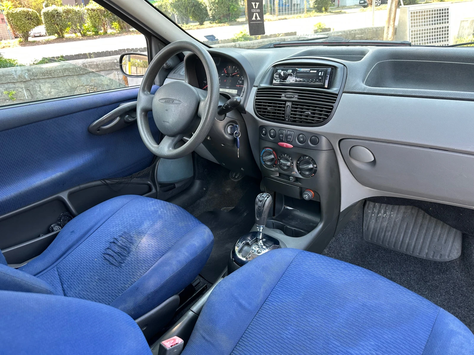 Fiat Punto 1.2i automatic , снимка 5 - Автомобили и джипове - 56359091
