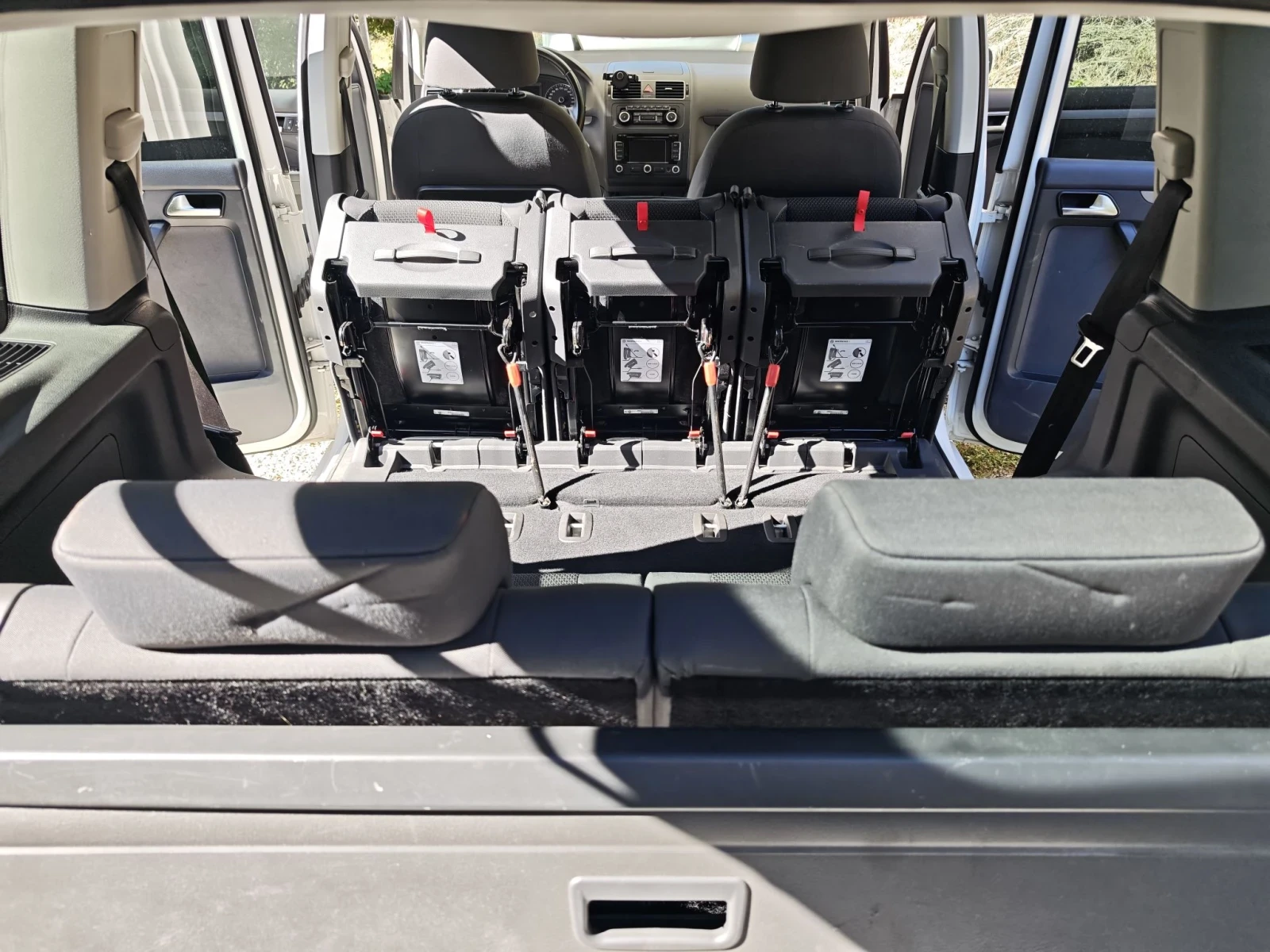 VW Touran 1.4 TSI, ��������� DSG, 7 ������ | Mobile.bg � ����������� 14