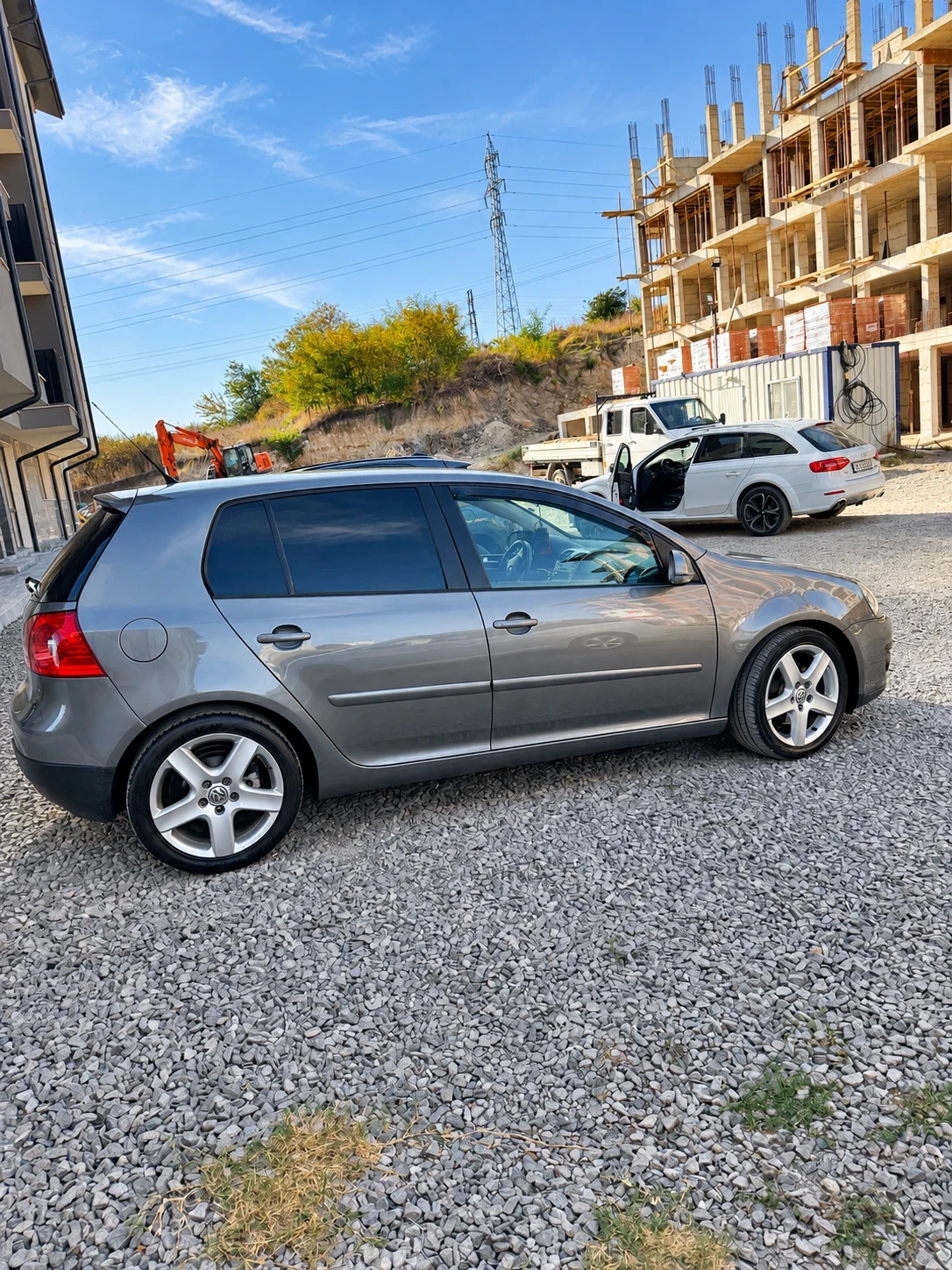 VW Golf 5, снимка 10 - Автомобили и джипове - 56432304