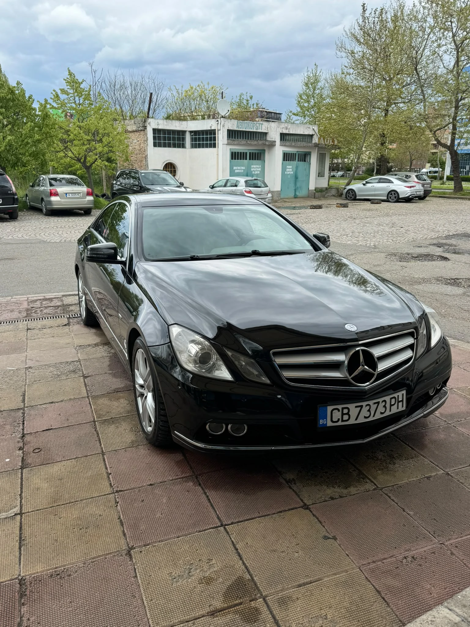 Mercedes-Benz E 220, снимка 3 - Автомобили и джипове - 56614505