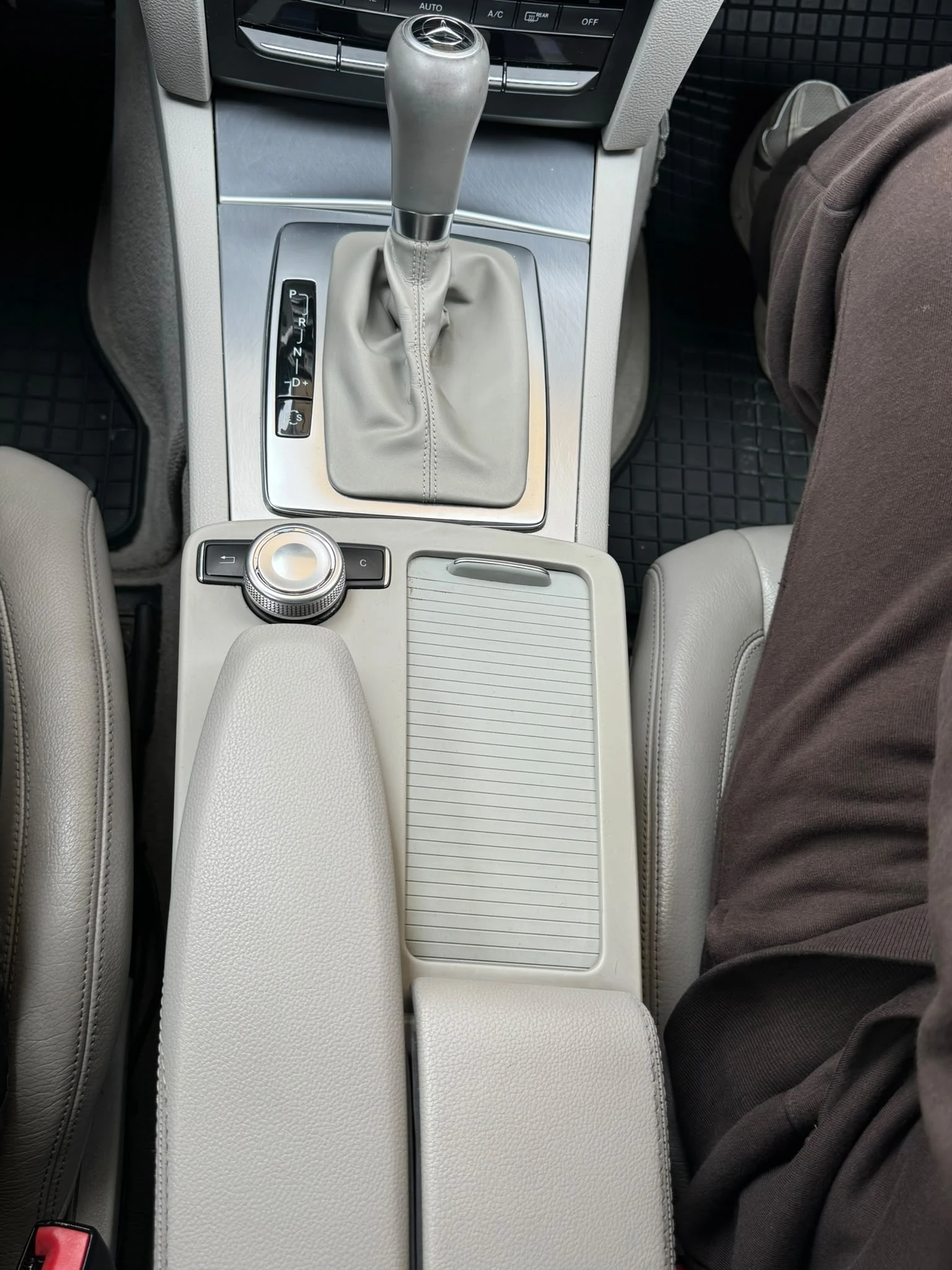 Mercedes-Benz E 220, снимка 12 - Автомобили и джипове - 56614505