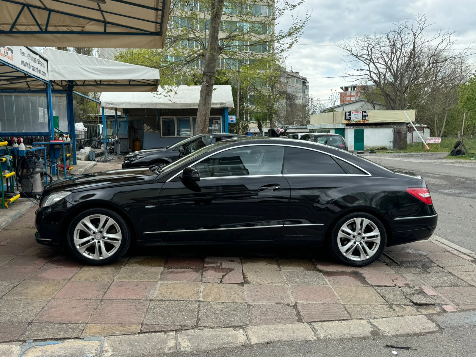 Mercedes-Benz E 220, снимка 6 - Автомобили и джипове - 56614505