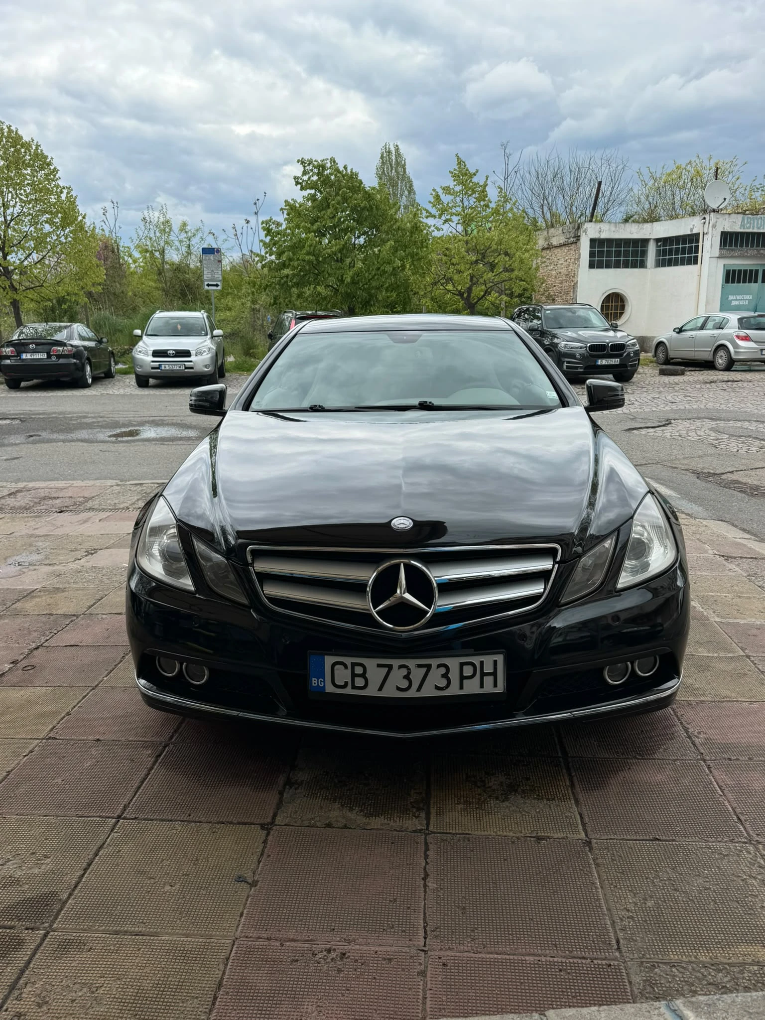 Mercedes-Benz E 220, снимка 2 - Автомобили и джипове - 56614505
