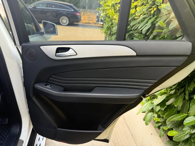 Mercedes-Benz ML 250 Bluetec, снимка 16 - Автомобили и джипове - 52474533