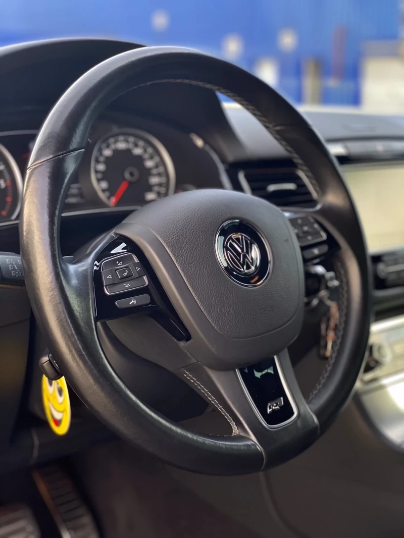 VW Touareg 4.2TDI // 340к.с // R-Line // Led, снимка 8 - Автомобили и джипове - 51609016