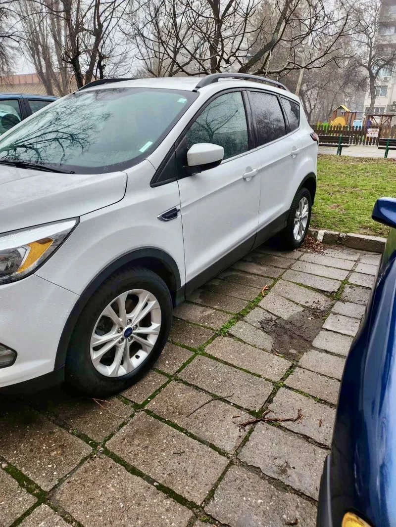 Ford Escape 1, 5 РЕГИСТРИРАН, снимка 2 - Автомобили и джипове - 53238237