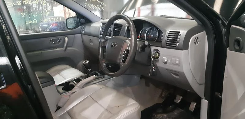 Kia Sorento 2.5части, снимка 12 - Автомобили и джипове - 10621008