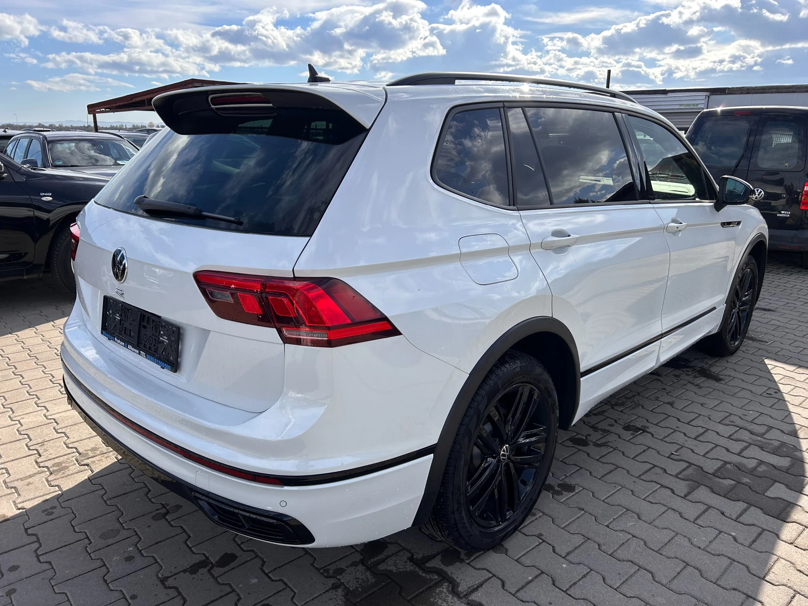 VW Tiguan 2.0TFSI R-LINE 4MOTION/PANORAMA/KAMERA - изображение 6