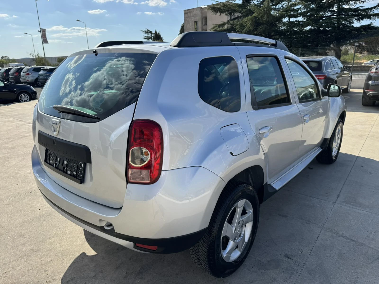 Dacia Duster 1.6* 105ps* GAS* КОЖА* КЛИМАТИК - изображение 5