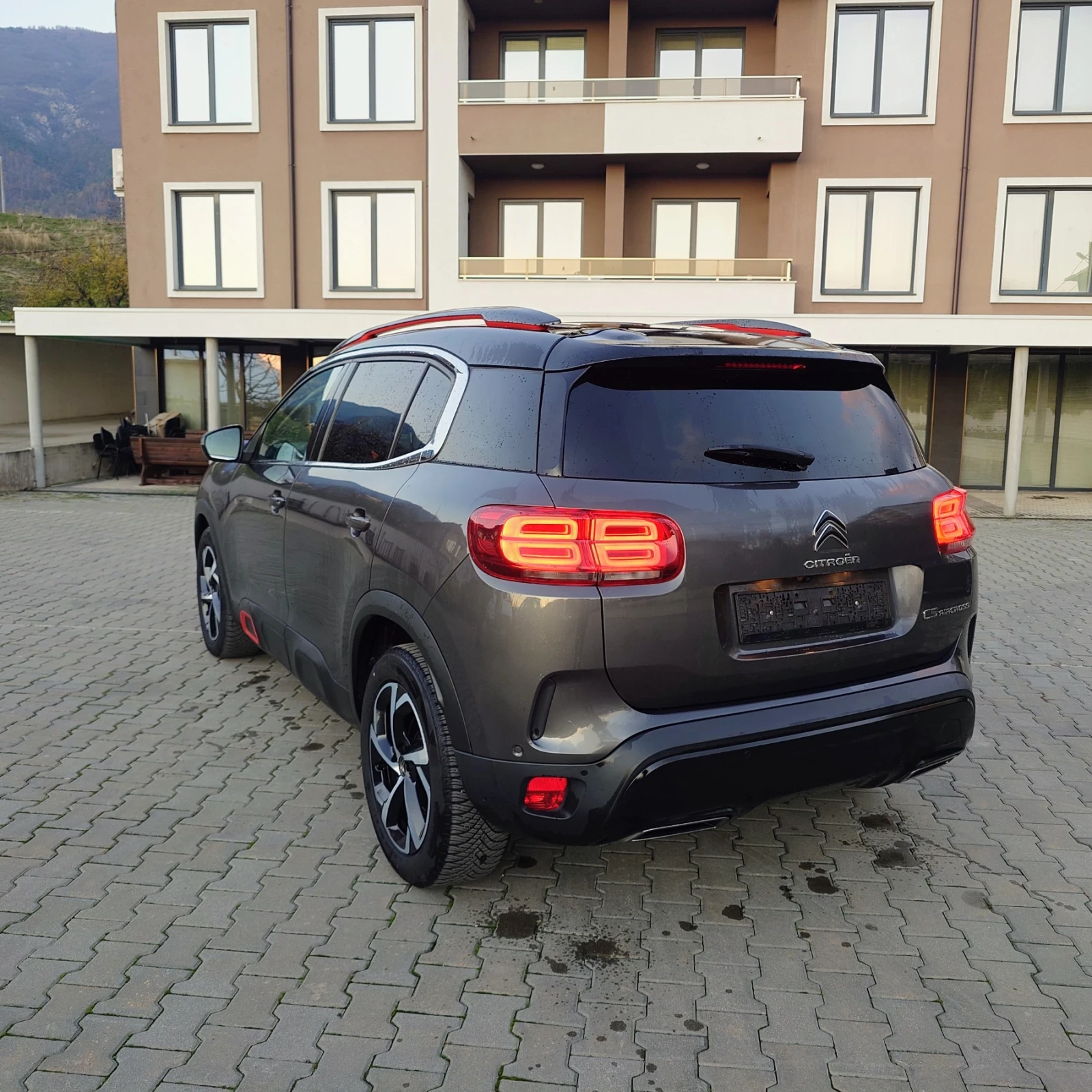 Citroen C5 Aircross 2.0HDI 181 EAT8 - изображение 3