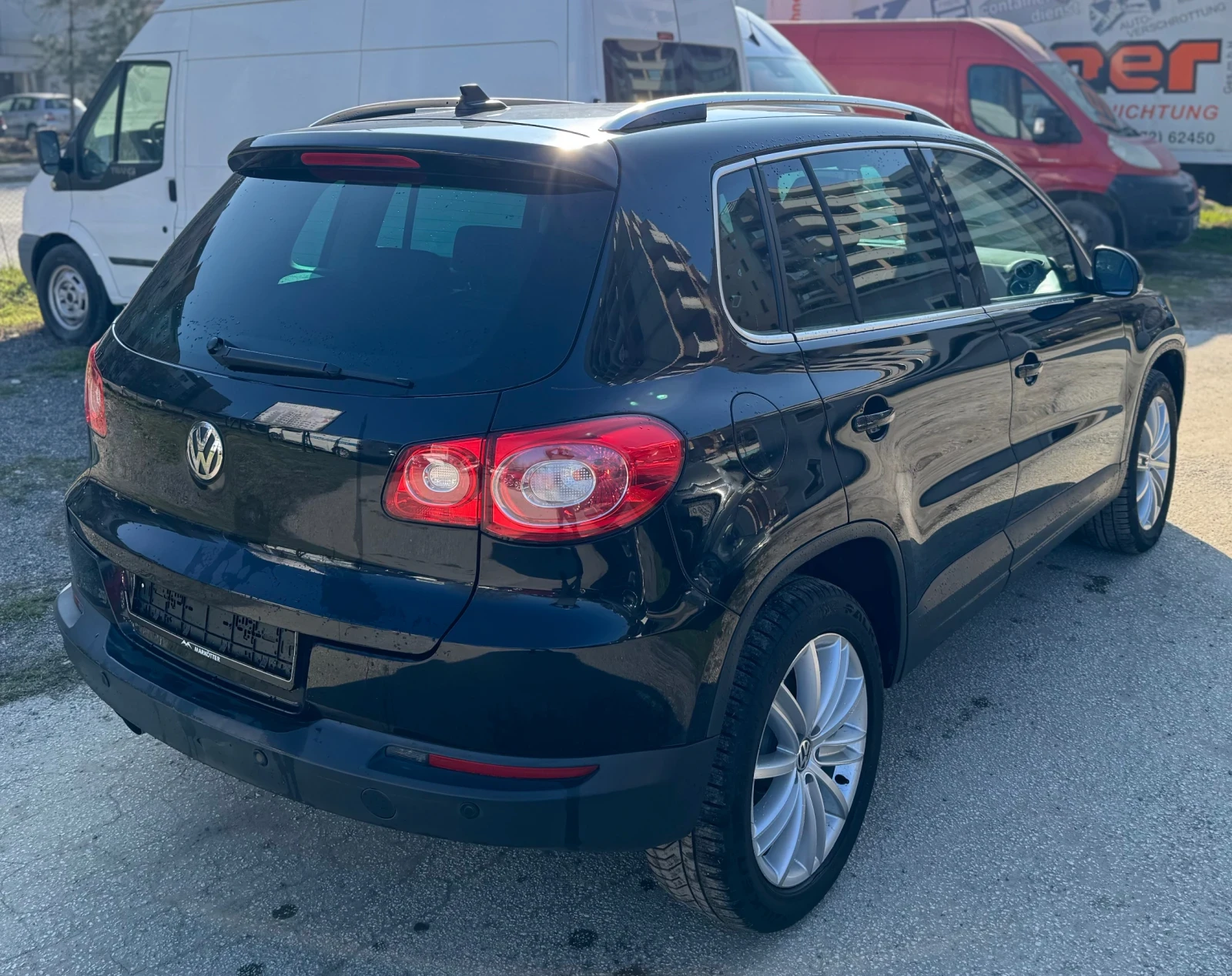 VW Tiguan 2.0 TDI * 4 Motion * Подгрев * Нави * Park Assist, снимка 6 - Автомобили и джипове - 53754934