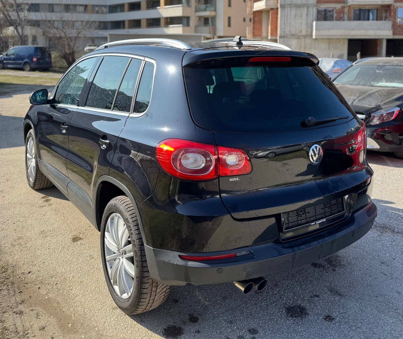 VW Tiguan 2.0 TDI * 4 Motion * Подгрев * Нави * Park Assist, снимка 4 - Автомобили и джипове - 53754934