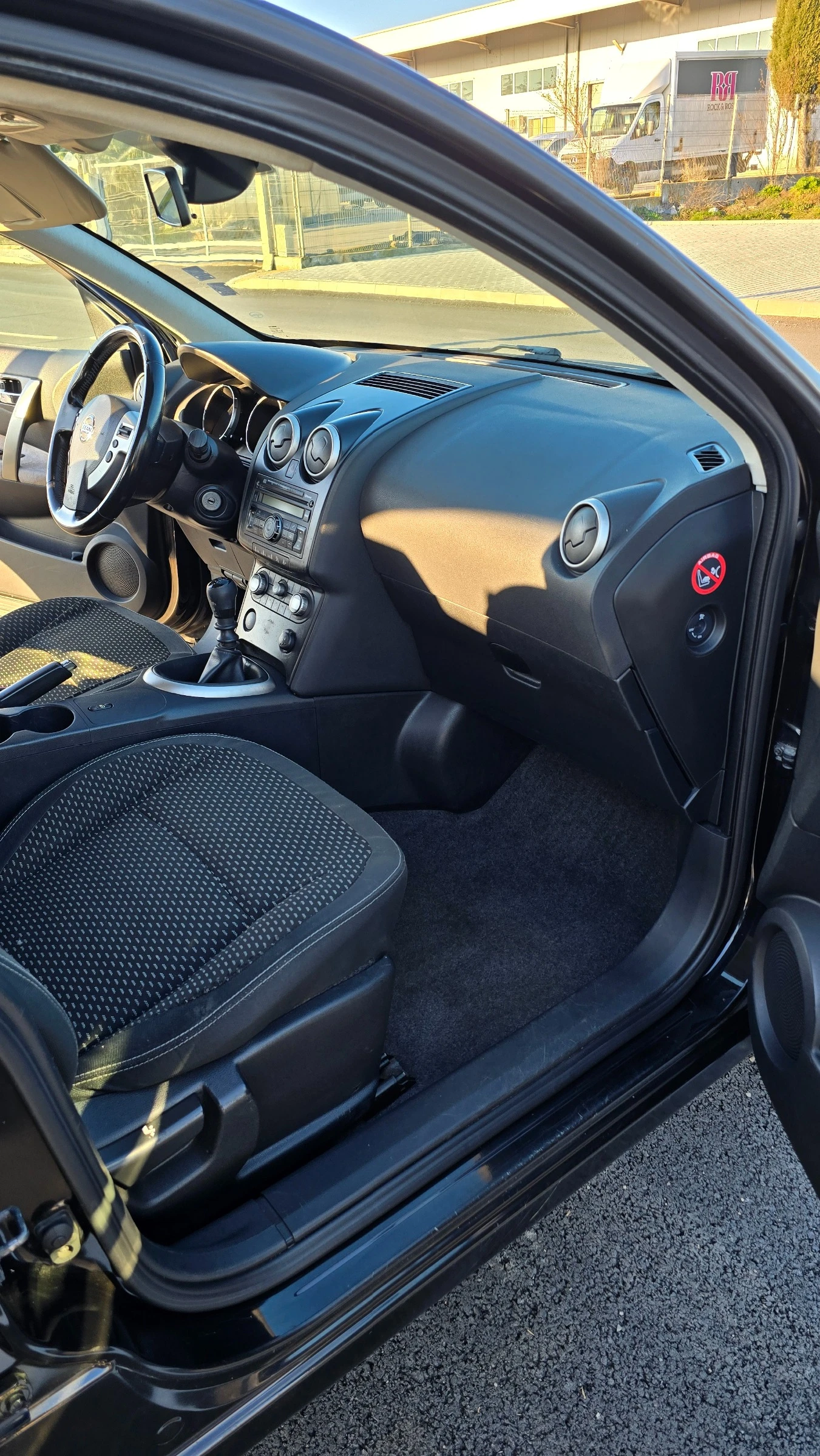 Nissan Qashqai, снимка 6 - Автомобили и джипове - 53946996