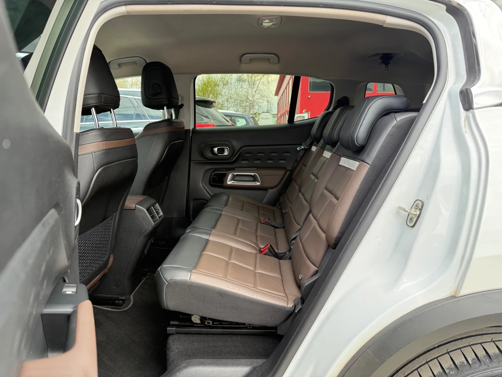 Citroen C5 Aircross М.ТОЧКА* LineAss* KeyLess* КАМЕРА* ПОДГРЕВ* FULL, снимка 10 - Автомобили и джипове - 54154276