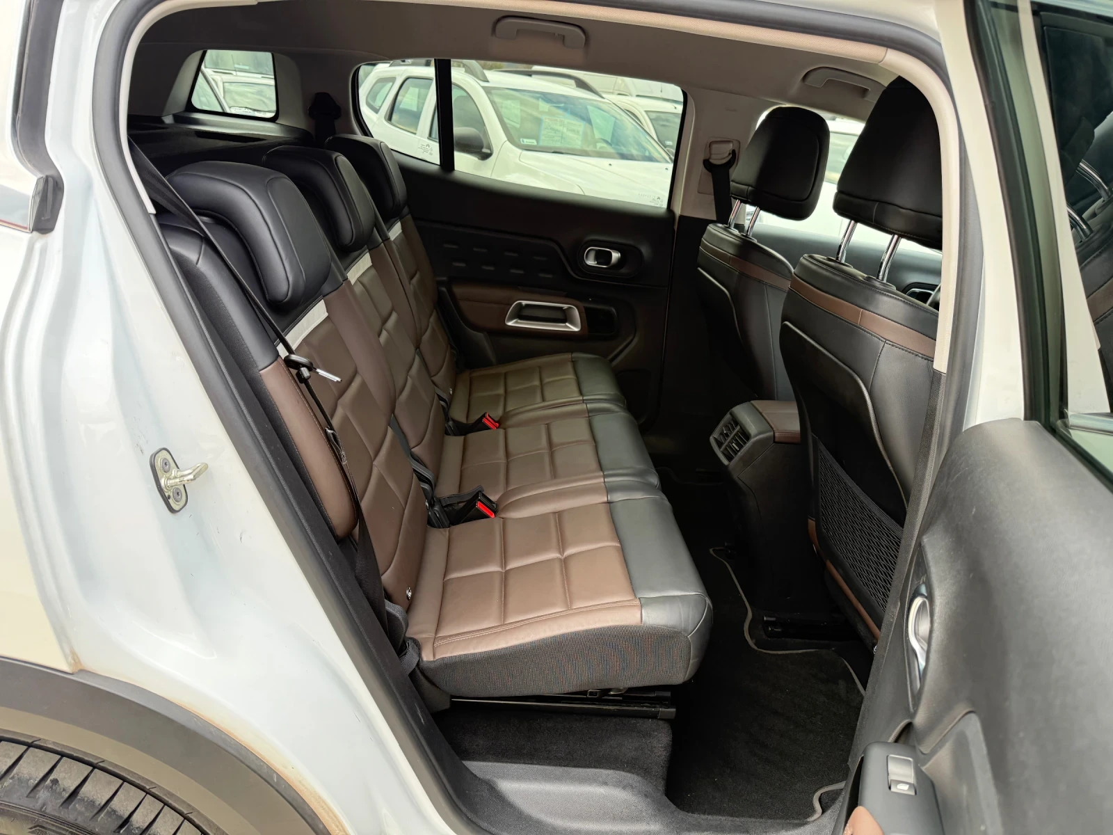 Citroen C5 Aircross М.ТОЧКА* LineAss* KeyLess* КАМЕРА* ПОДГРЕВ* FULL, снимка 11 - Автомобили и джипове - 54154276