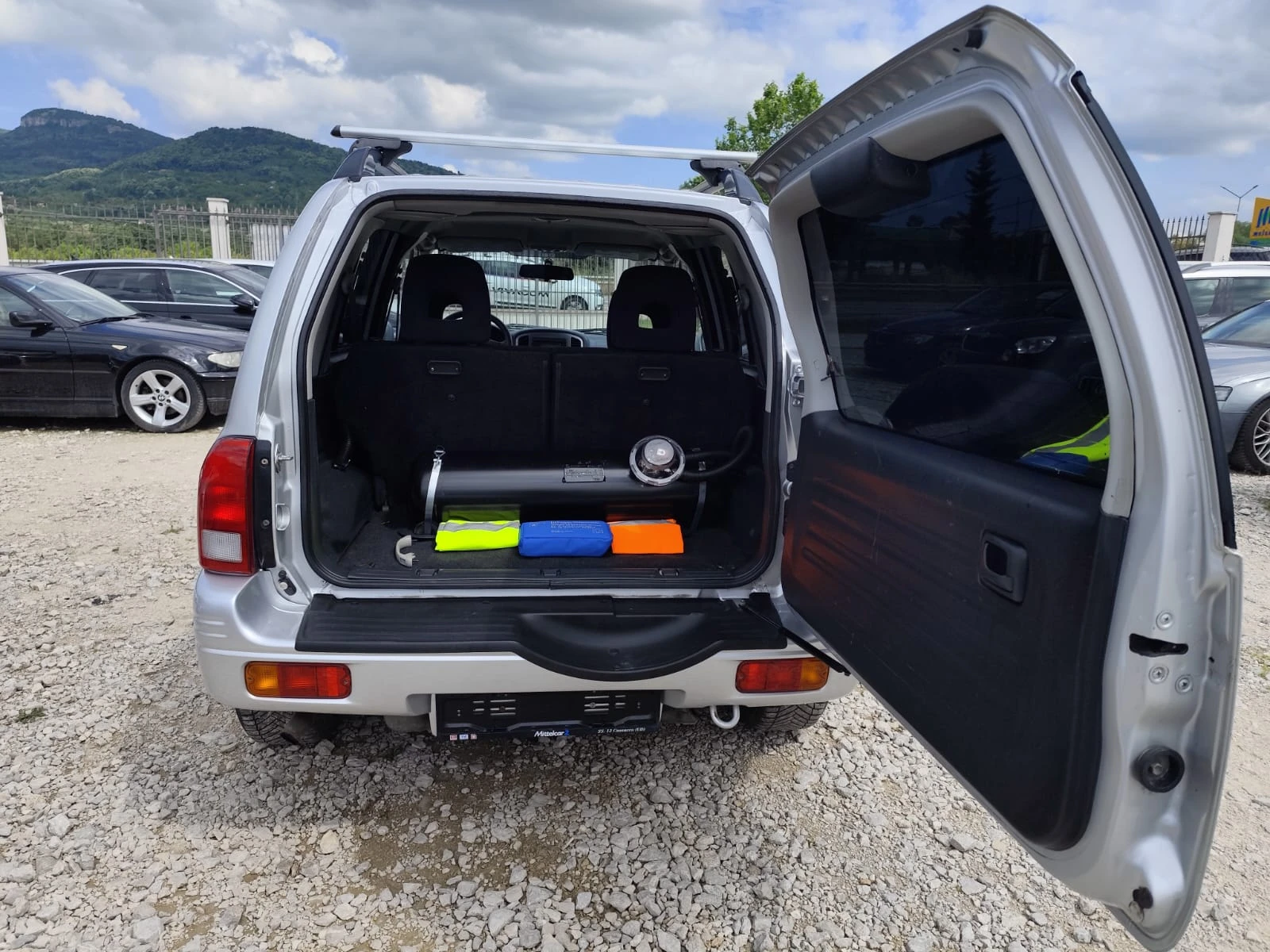 Suzuki Grand vitara 2.0 Бензин Газ Италия, снимка 7 - Автомобили и джипове - 54834848