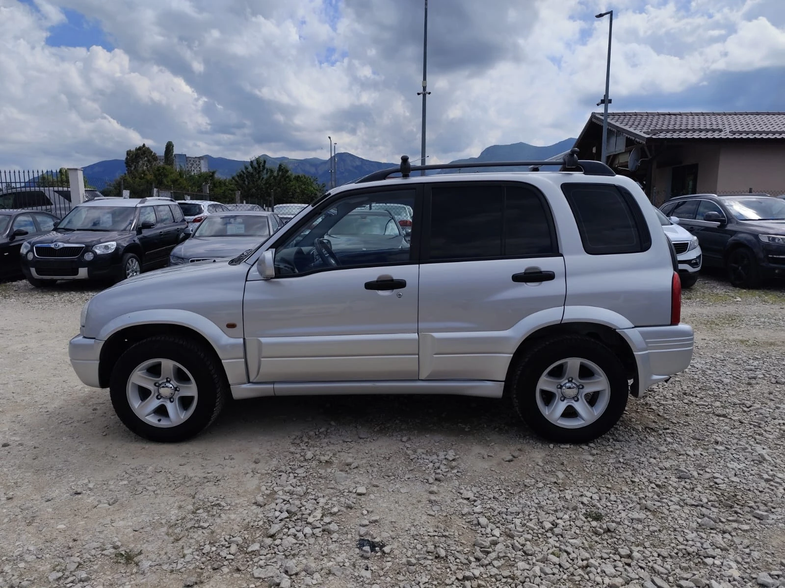 Suzuki Grand vitara 2.0 Бензин Газ Италия, снимка 9 - Автомобили и джипове - 54834848