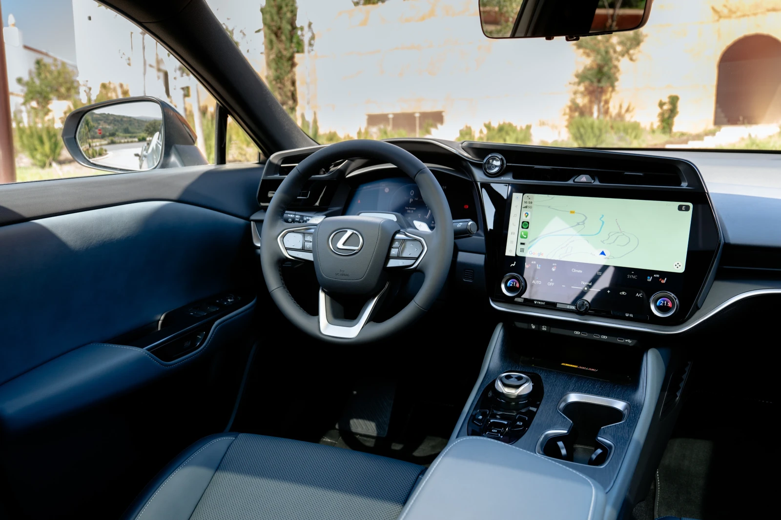 Lexus RZ 0km НОВ, 10 години гаранция, снимка 11 - Автомобили и джипове - 54996487