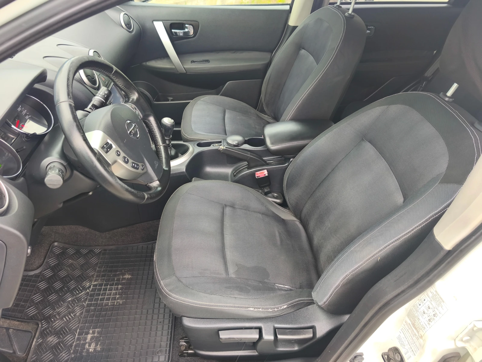 Nissan Qashqai 1.5dci 6c.k* NAVI* CAMERA* E5A, снимка 8 - Автомобили и джипове - 55672710
