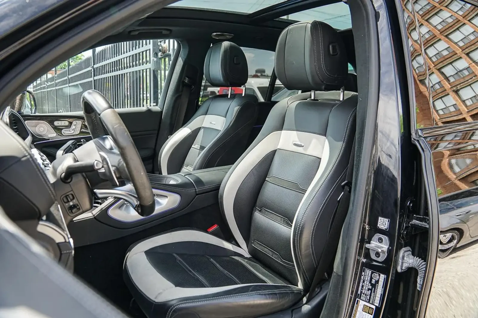 Mercedes-Benz GLE 63 S AMG burmester* AMG DYNAMIC SELECT* AMG , снимка 6 - Автомобили и джипове - 55834431