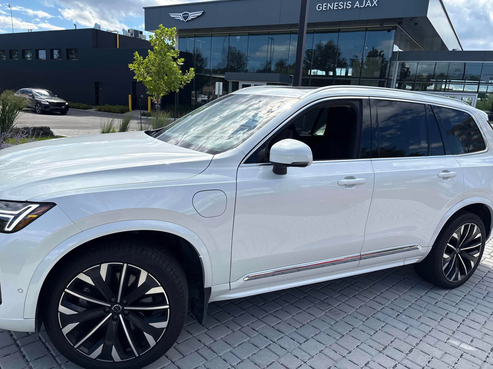 Volvo Xc90 * Plus Bright Theme * АВТОКРЕДИТ* , снимка 2 - Автомобили и джипове - 55851451