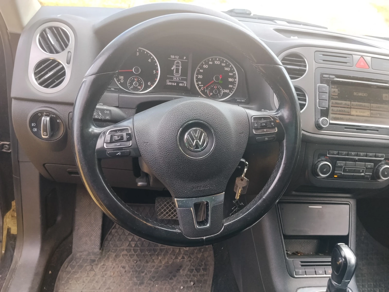 VW Tiguan, снимка 6 - Автомобили и джипове - 56012212